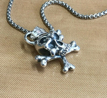 Load image into Gallery viewer, 925 Hallmarked Sterling Silver Skull & Crossbones Pendant