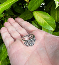 Load image into Gallery viewer, 925 Sterling Silver Heavy Green Eyed Skull Ring Adjustable Size