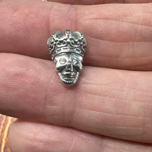 Load image into Gallery viewer, One pair 925 Sterling  Silver Skull Crown  earrings with stone eyes