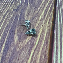 Load image into Gallery viewer, One pair 925 Sterling  Silver Skull Crown  earrings with stone eyes