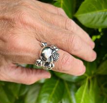 Load image into Gallery viewer, Skull Crossbone Ring