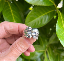 Load image into Gallery viewer, Skull Crossbone Ring