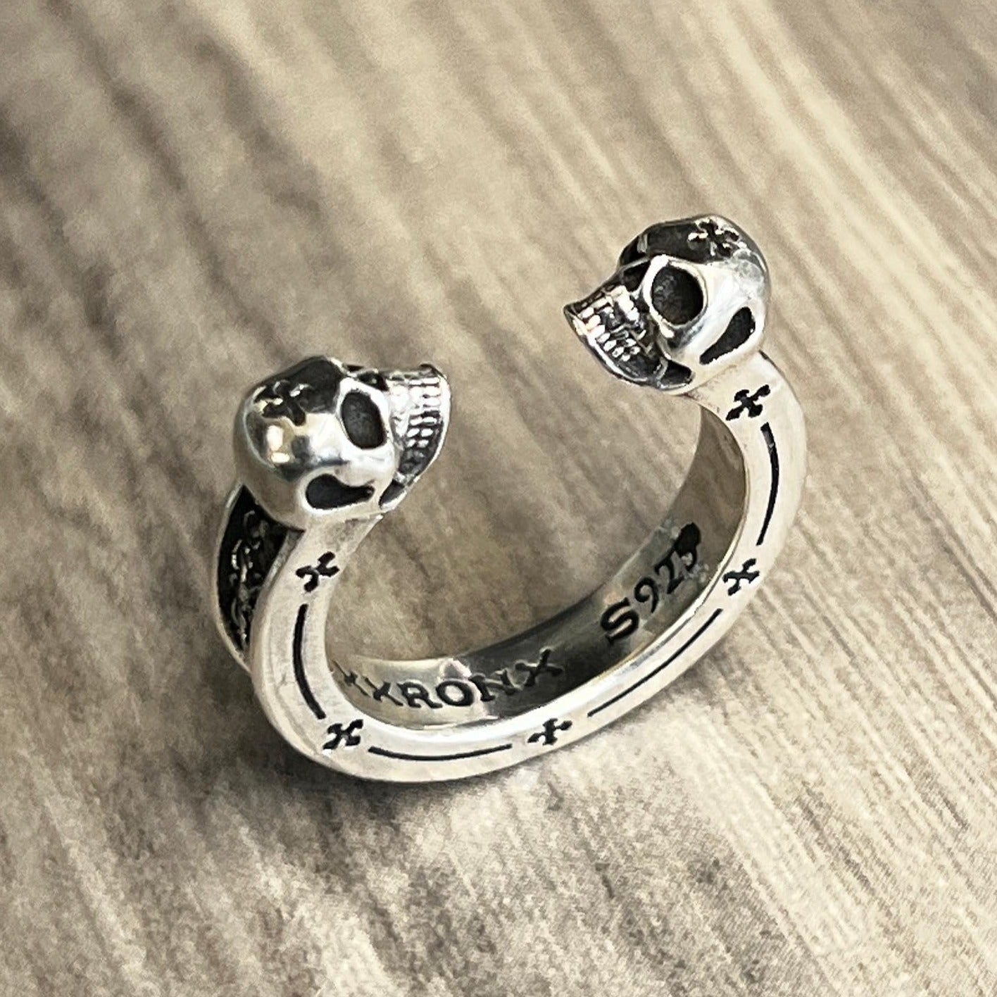 Skull pinky outlet ring