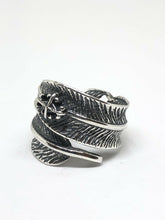 Load image into Gallery viewer, 925 Sterling  Hallmarked Silver Feather leaf Resizeable Ring With Fleur Design