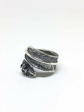 Load image into Gallery viewer, 925 Sterling  Hallmarked Silver Feather leaf Resizeable Ring With Fleur Design