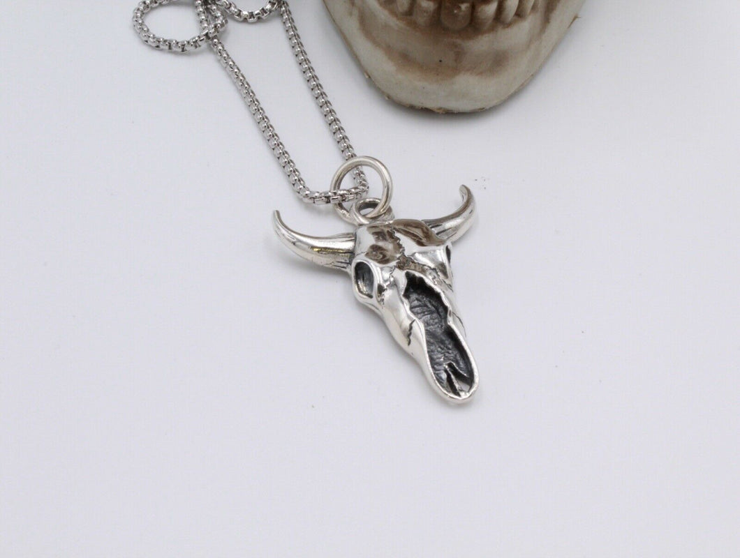 Large Hallmarked  925  Sterling Silver Bull Carcass Skull Pendant Necklace