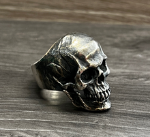 Load image into Gallery viewer, Oxidised 925 Sterling Silver High Detailed Skull Ring