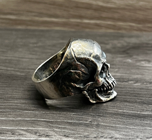 Load image into Gallery viewer, Oxidised 925 Sterling Silver High Detailed Skull Ring