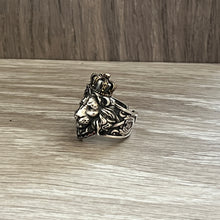 Load image into Gallery viewer, Sterling Silver Lion With Crown Ring