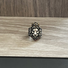 Load image into Gallery viewer, Sterling Silver Lion With Crown Ring