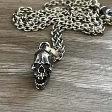 Load image into Gallery viewer, Oxidised Skull Pendant