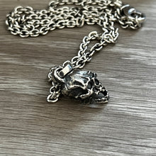 Load image into Gallery viewer, Oxidised Skull Pendant