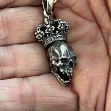 Load image into Gallery viewer, Oxidised Skull With Crown Pendant