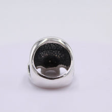 Load image into Gallery viewer, Heavy Sterling Silver Skull Ring